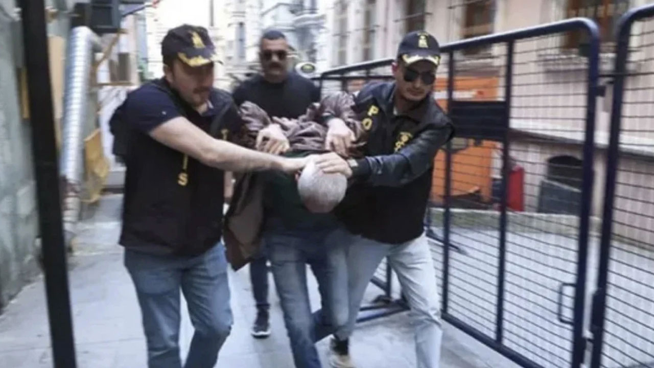 Foto - Özgür Özel’e fıkra gibi satış! CHP’lilerin kendileri önerdi kendileri gelmedi