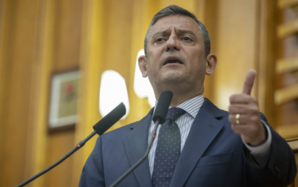 Foto - Özgür Özel’e "kahramanım" diyen Arınç faka bastı