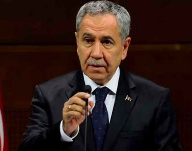 Foto - Özgür Özel’e "kahramanım" diyen Arınç faka bastı