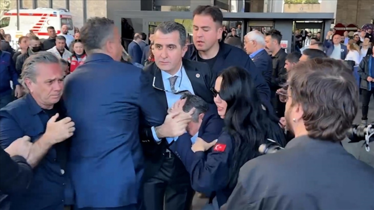 Foto - Özgür Özel’e saldıran "koyu Atatürkçü"nün bir skandalı daha ortaya çıktı! Hakikaten büyük rezalet