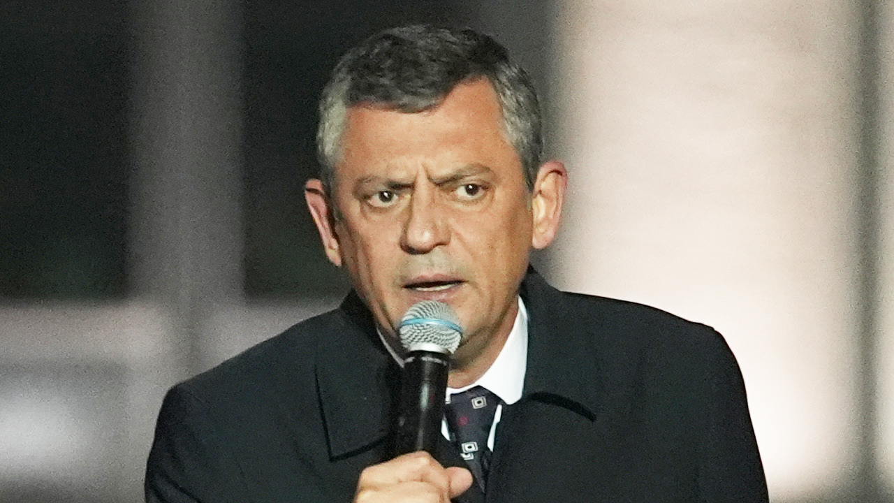 Özgür Özel’in çağrısına DEM Parti de cevap verdi! Özgür Bey kaşımaya devam ediyor…