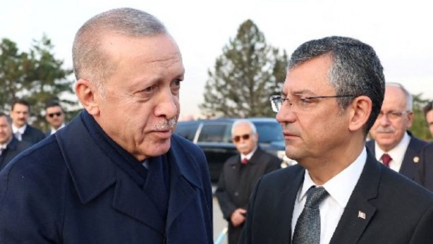 Özgür Özel’in Erdoğan’ı araması ne anlama geliyor? Latif Şimşek kritik iki mesajı açıkladı