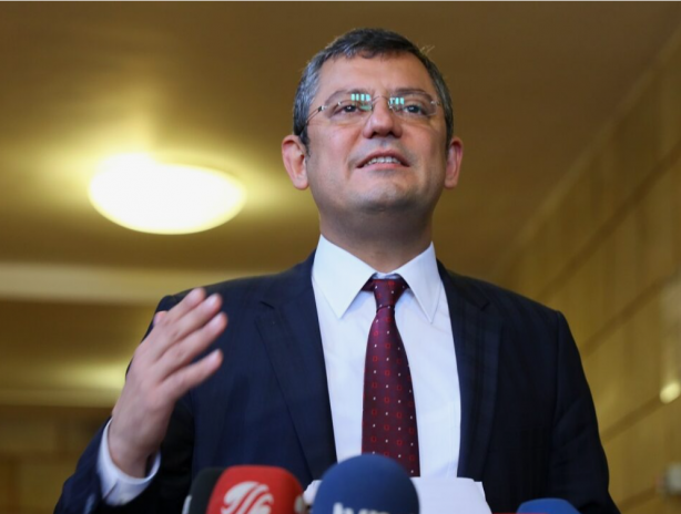 Özgür Özel’le "Bidon Kafa" birbirine girdi! "Bunu sana yedireceğim!"