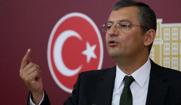 Foto - Özgür Özel’le "Bidon Kafa" birbirine girdi! "Bunu sana yedireceğim!"