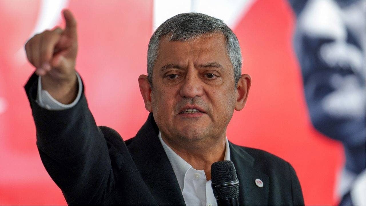 Foto - Özgür Özel’le ilgili tüm Türkiye’yi ayağa kaldıracak iddia! Vekillerin imzasıyla bankaya yazdığı talimat ifşa oldu 