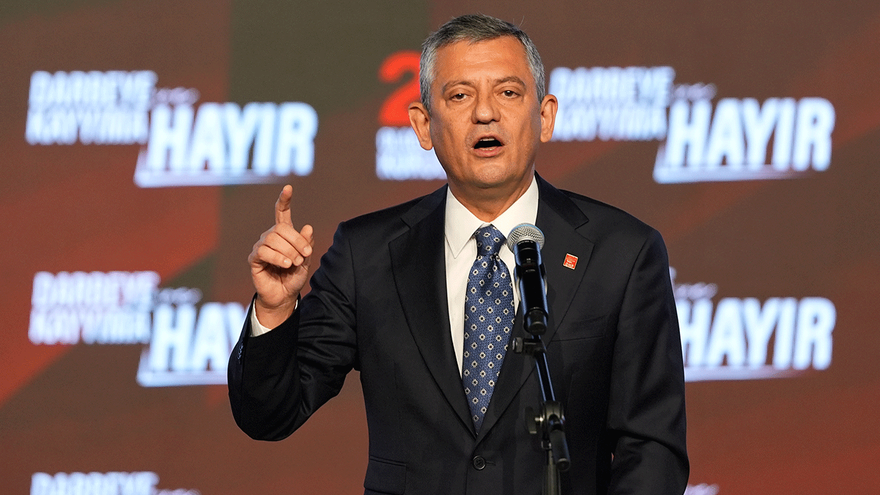 Foto - Özgür’den CHP kurultayında masallar