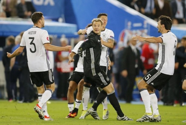 Foto - Özil, Almanya'yı karıştırdı!