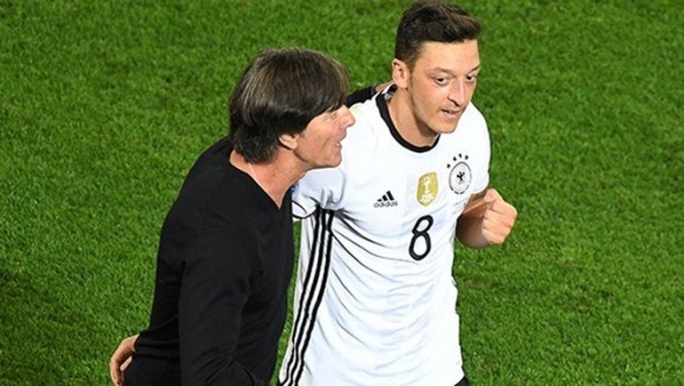 Foto - Özil, Almanya'yı karıştırdı!