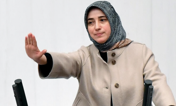 Foto - Özlem Zengin bu kez şaşırttı! Zehir zemberek açıklama