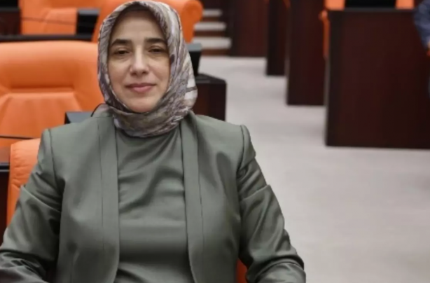 Özlem Zengin bu kez şaşırttı! Zehir zemberek açıklama