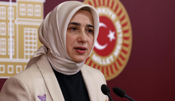 Foto - Özlem Zengin bu kez şaşırttı! Zehir zemberek açıklama