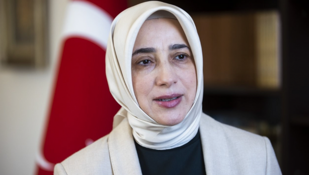 Foto - Özlem Zengin bu kez şaşırttı! Zehir zemberek açıklama