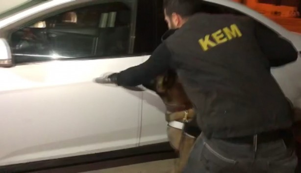 Foto - Paket paket uyuşturucuyu öyle bir yere saklamışlar ki...