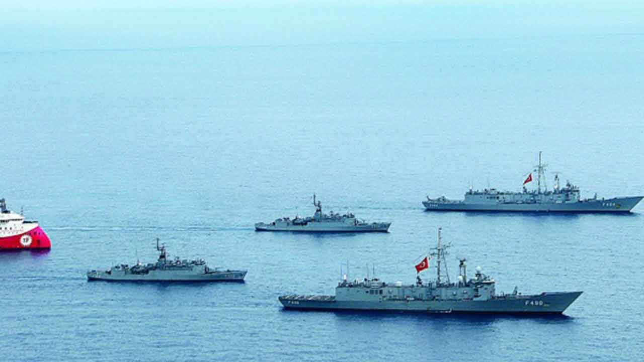 Pakistan Afganistan savaşı sürerken Türkiye'den çok konuşulacak karar: Gemilerimiz o ülkeye gidiyor