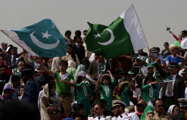 Foto - Pakistan Milli gününü kutluyor