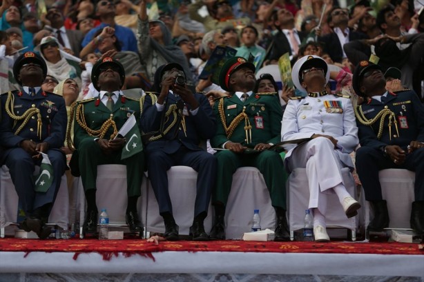 Foto - Pakistan Milli gününü kutluyor