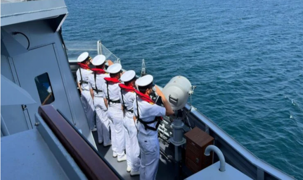 Foto - Pakistan savaş gemisi Türkiye sularında öyle bir şey yaptı ki... Gerçekten inanılmaz