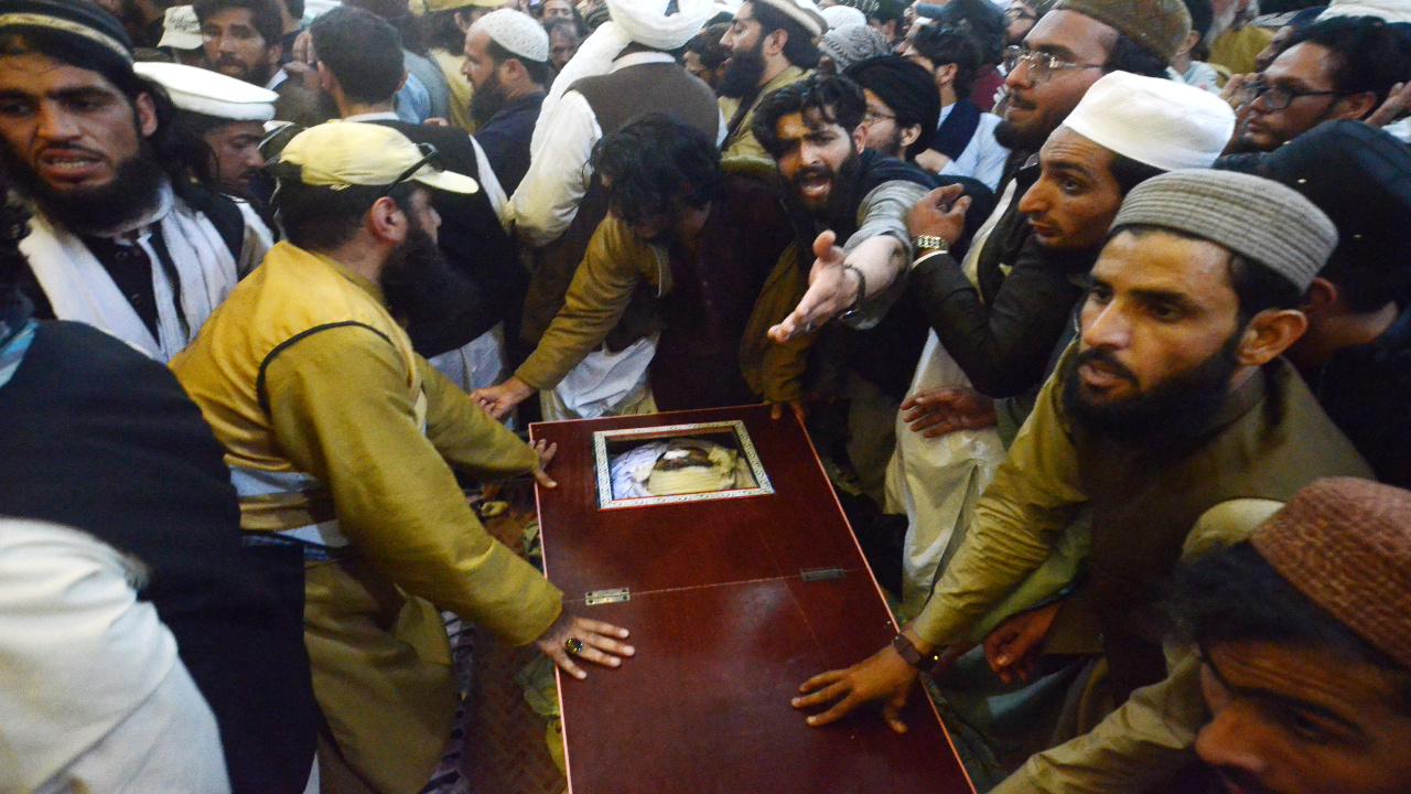 Foto - Pakistan'da on binleri sokağa döken cenaze töreni