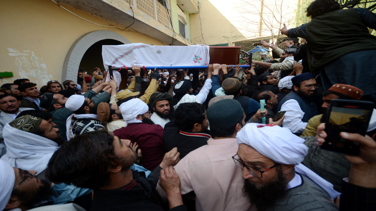 Foto - Pakistan'da on binleri sokağa döken cenaze töreni