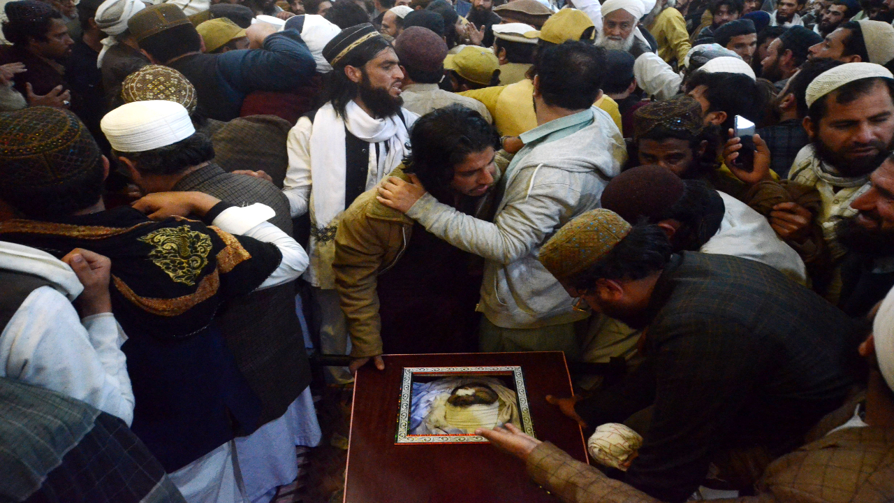 Foto - Pakistan'da on binleri sokağa döken cenaze töreni