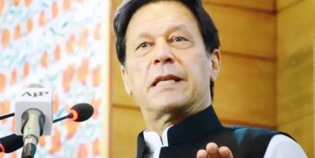 Foto - Pakistan'da protesto düzenledi! İmran Han'ı gözaltına alınırken çatışma çıktı: Destekçileri yardımlarını sürdürüyor