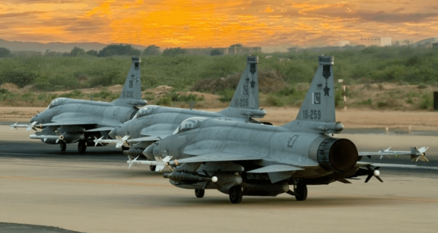 Foto - Pakistan'dan savaş uçağı alıp Türkiye sınırına konuşlandıracaklar! İşte bu kimse tarafından beklenmiyordu