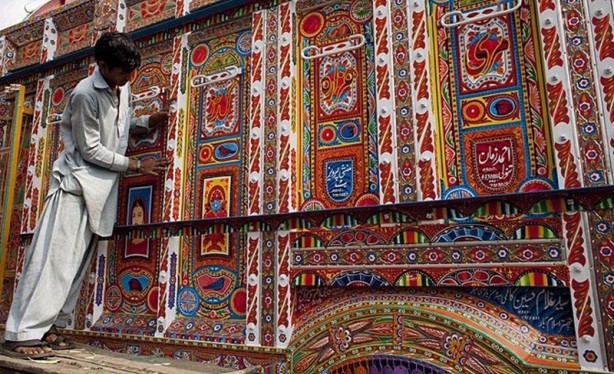 Foto - Pakistan'ın meşhur kamyonetleri