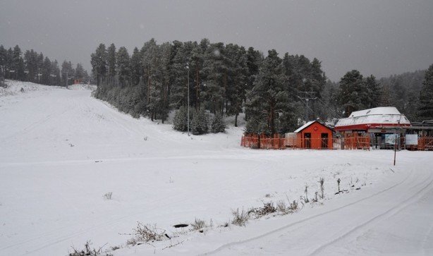 Palandöken ile Cıbıltepe kayak merkezleri beyaza büründü