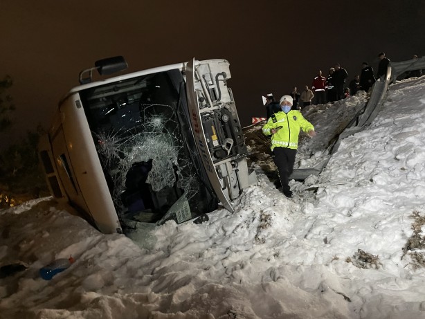 Foto - Palandöken'de facia! Turistleri taşıyan midibüs kaza yaptı: 25 yaralı