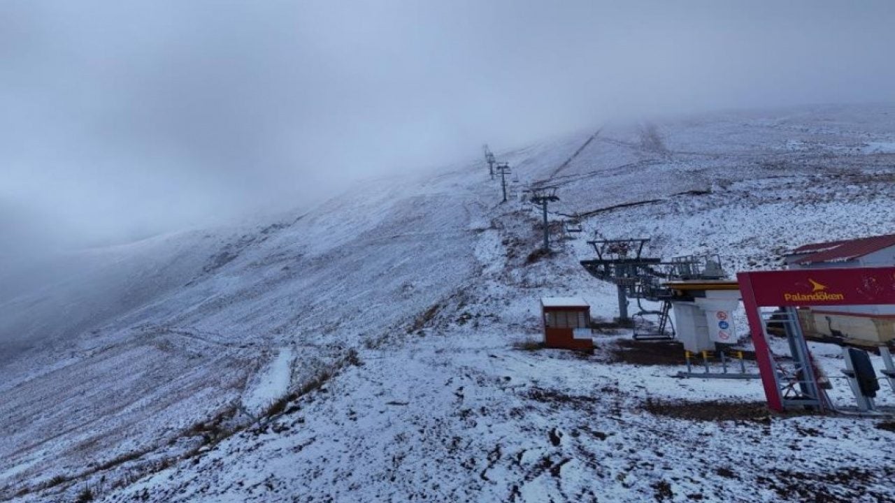 Foto - Palandöken’e kış erken geldi! Zirve karla kaplandı
