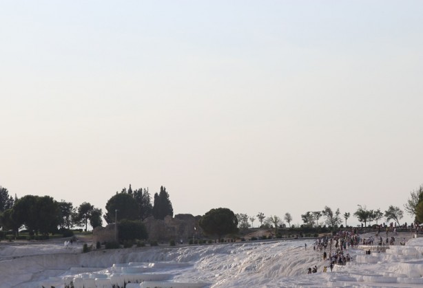 Foto - Pamukkale, pandemi sonrası dönemin en yüksek ziyaretçi sayısına ulaştı