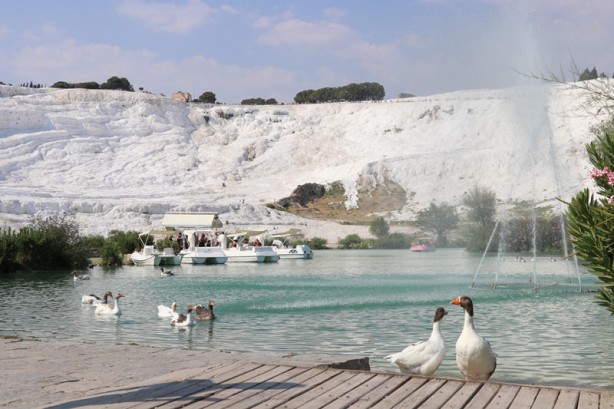 Pamukkale, pandemi sonrası dönemin en yüksek ziyaretçi sayısına ulaştı