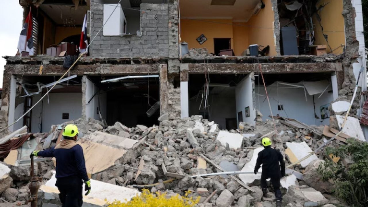 Foto - Panama 7,7 ile sarsıldı! Tsunami alarmı verildi, 95'ten fazla artçı kaydedildi