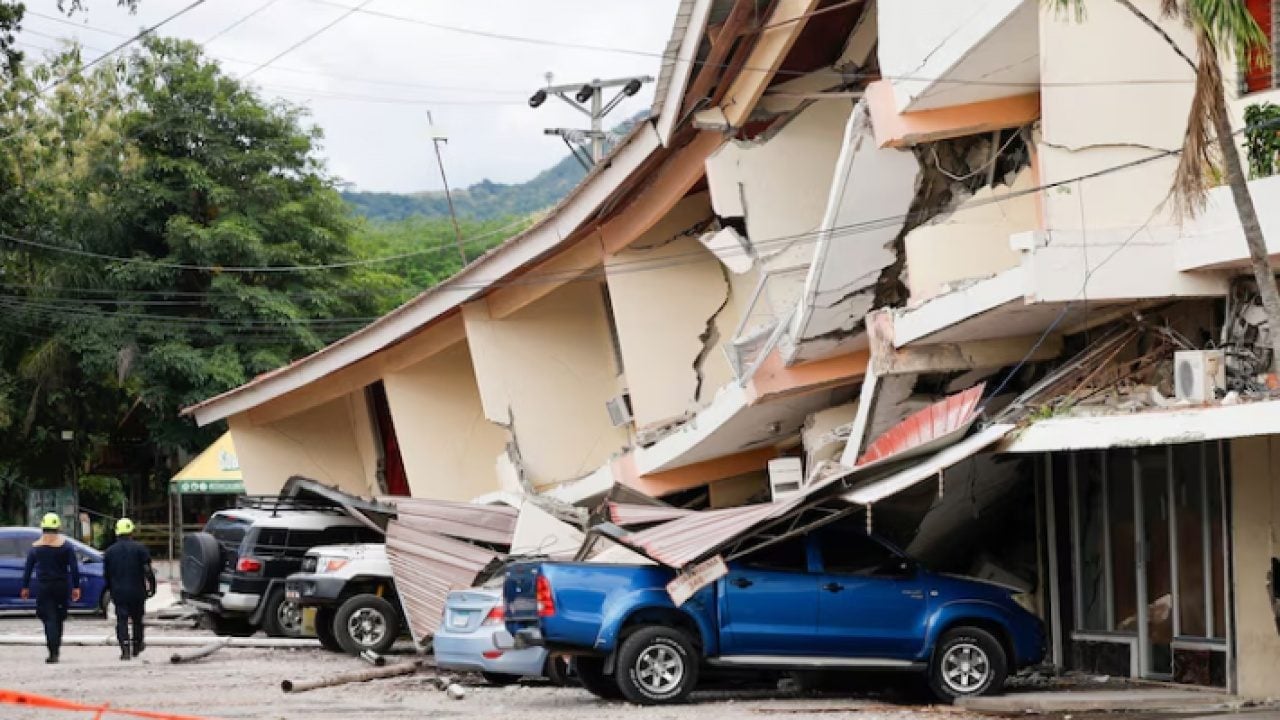 Foto - Panama 7,7 ile sarsıldı! Tsunami alarmı verildi, 95'ten fazla artçı kaydedildi