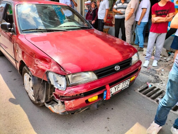 Foto - Panik yaptı aracıyla kahvehaneye daldı: 7 yaralı