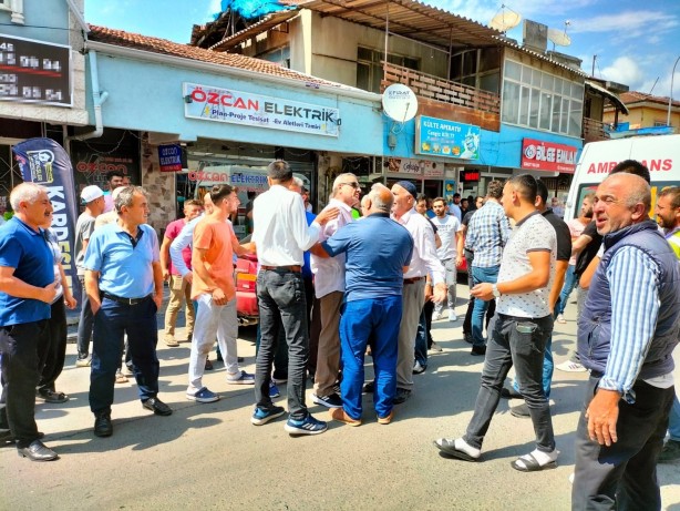 Panik yaptı aracıyla kahvehaneye daldı: 7 yaralı