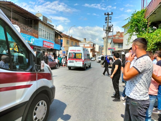 Foto - Panik yaptı aracıyla kahvehaneye daldı: 7 yaralı