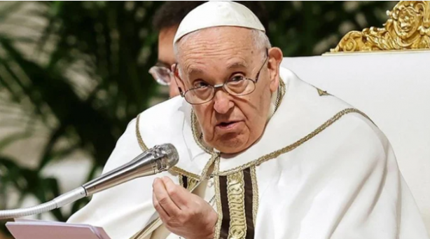 Foto - Papa böyle yaparsa cemaat ne yapar? Papa ne yaptı?