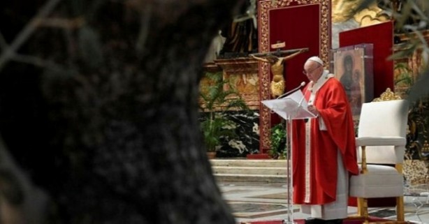 Foto - Papa'dan koronavirüs için şaşırtan çağrı: Fakir ülkelerin...