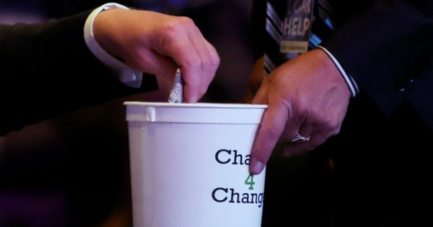 Foto - Papazdan el açıp dua eden Trump için şaşırtan sözler: Tanrı bana dedi ki...