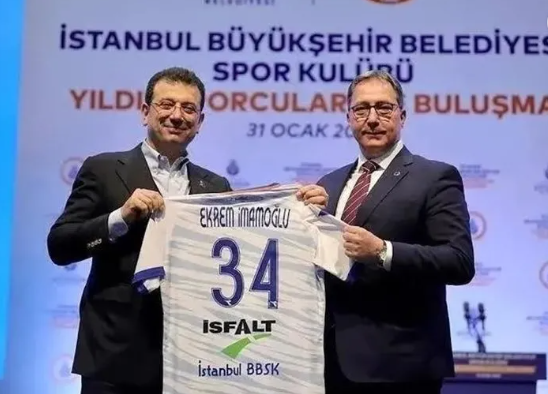 Foto - ‘Para Kule’ gündemden düşmüyor! Peçete kâğıdına imza atılmış