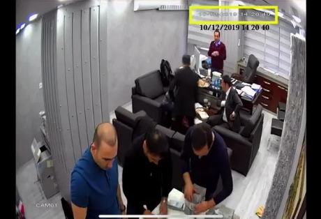 Foto - ‘Para Kule’ gündemden düşmüyor! Peçete kâğıdına imza atılmış