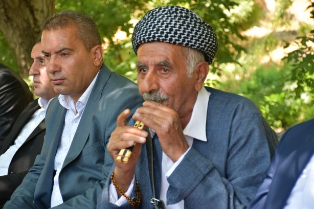 Foto - Paralar ve altınlar havada uçuştu! Düğün deği̇l sanki̇ darphane