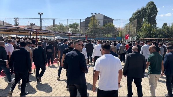 Foto - Paralar ve altınlar havada uçuştu! Düğün değil sanki merkez bankası