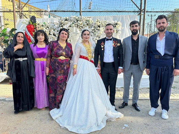 Foto - Paralar ve altınlar havada uçuştu! Düğün değil sanki merkez bankası