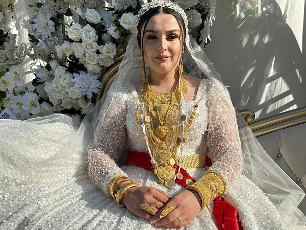 Foto - Paralar ve altınlar havada uçuştu! Düğün değil sanki merkez bankası