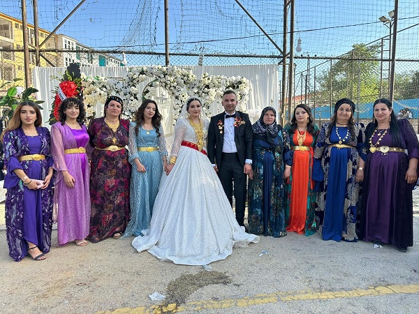 Foto - Paralar ve altınlar havada uçuştu! Düğün değil sanki merkez bankası