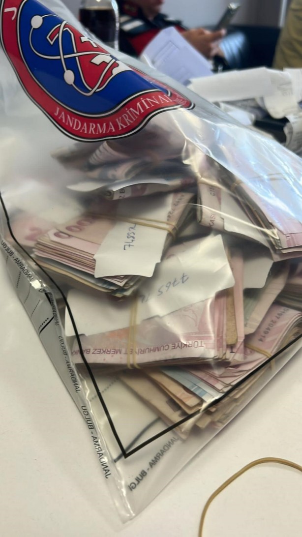 Foto - Paraların saklandığı yere dikkat! Vatandaşa çökenlere devlet çöktü