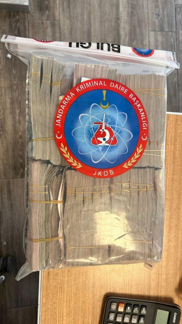 Foto - Paraların saklandığı yere dikkat! Vatandaşa çökenlere devlet çöktü