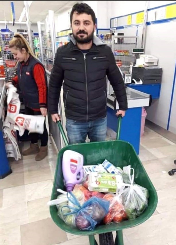 Paralı poşete sosyal medyadan tepki yağdı